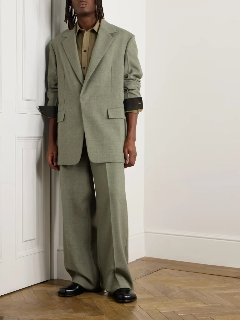 Depp’s Suits and Formalwear